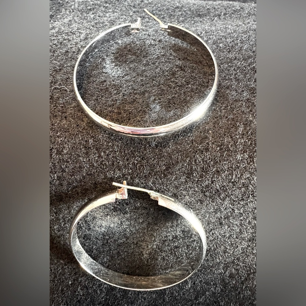 MONET Hoops